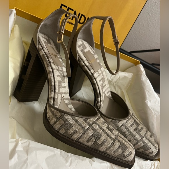NEW in box. Fendi FF logo jacquard sandal heels - Picture 13 of 16